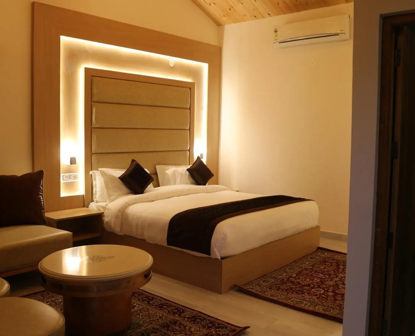 Oakwood Hamlet Resort Shimla