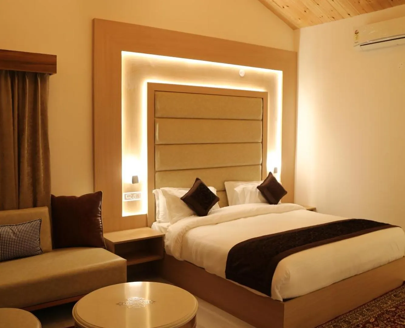 Oakwood Hamlet Resort Shimla