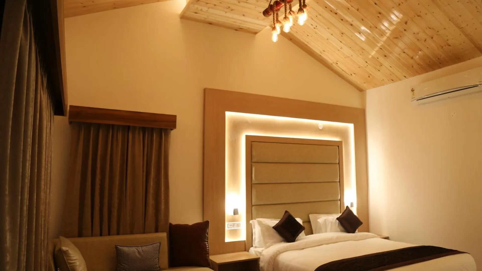 Oakwood Hamlet Resort Shimla