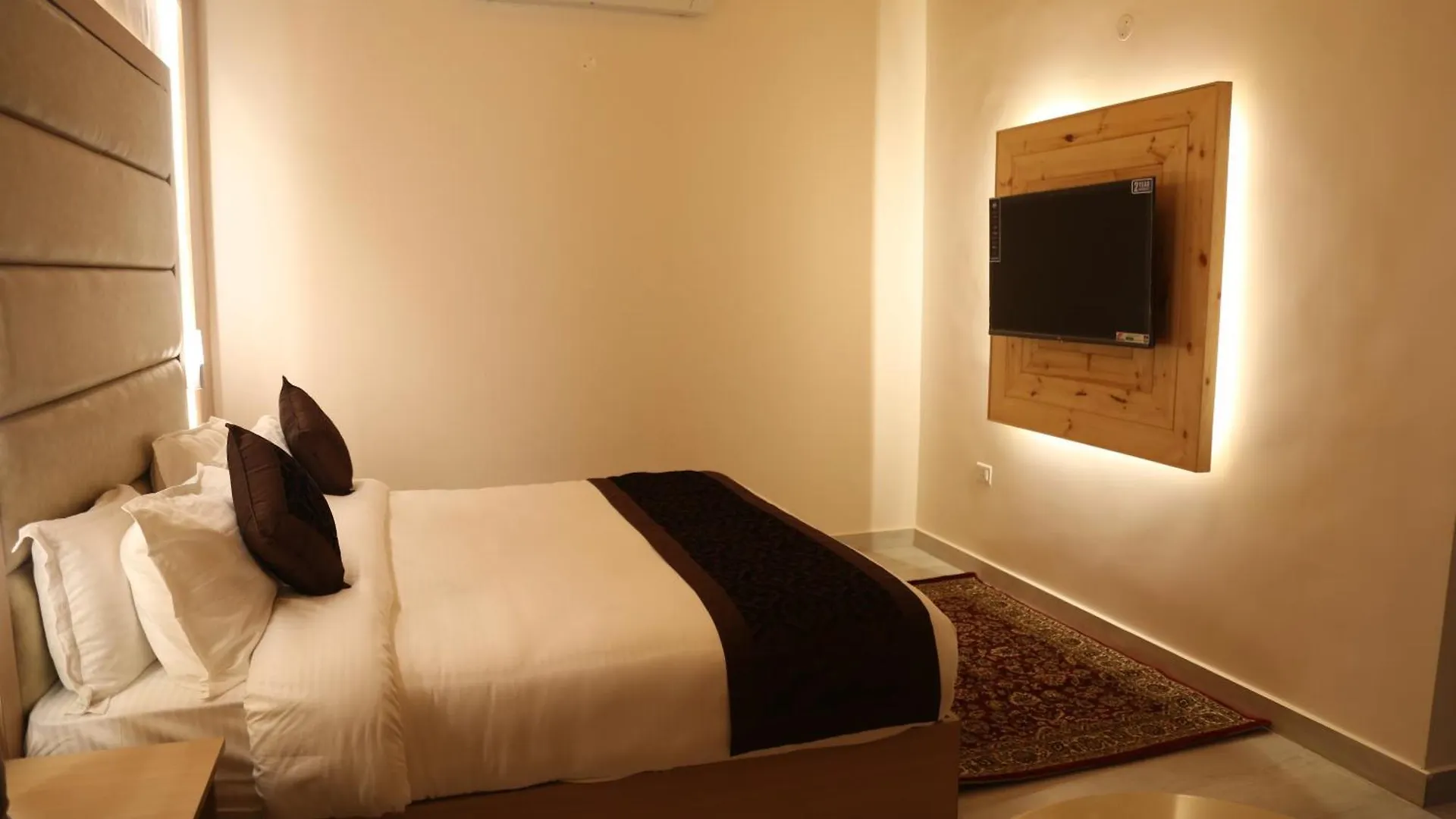 ***  Oakwood Hamlet Resort Σίμλα Ινδία